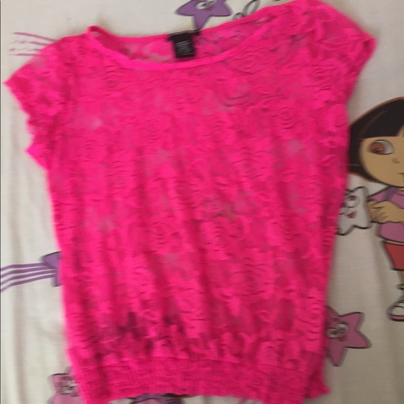 Floral highlight pink mesh ruched top shirt - Picture 2 of 7